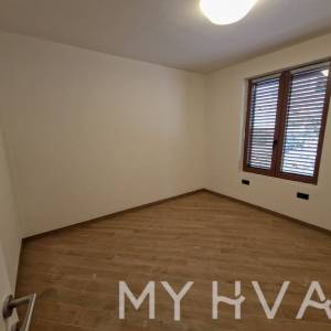 Zgrada sa stanovima u Vitarnji