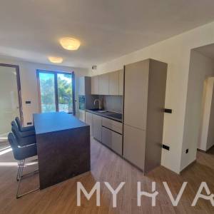 Zgrada sa stanovima u Vitarnji