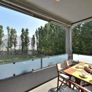 Žnjan, moderno uređen trosoban stan 101 m² s garažom