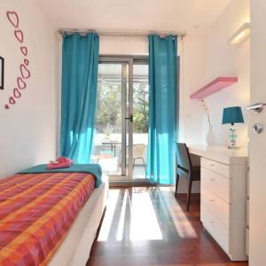 Žnjan, moderno uređen trosoban stan 101 m² s garažom