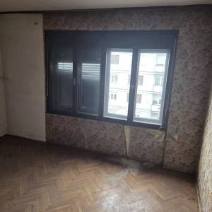 3S stan s balkonom i loggiom za renovaciju, 70m2, ulica Pavla Šubića