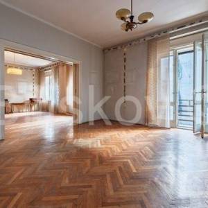 Prodaja,Črnomerec,četverosoban stan na 1.katu zgrade