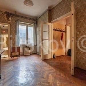 Prodaja,Črnomerec,četverosoban stan na 1.katu zgrade