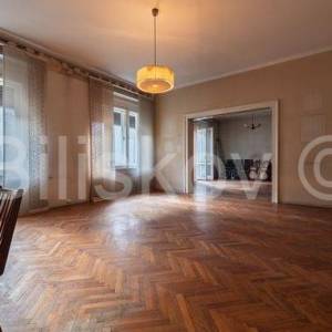 Prodaja,Črnomerec,četverosoban stan na 1.katu zgrade