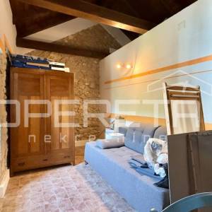 Apartman s jednom spavaćom sobom i velikom terasom, 48 m², Vrsi