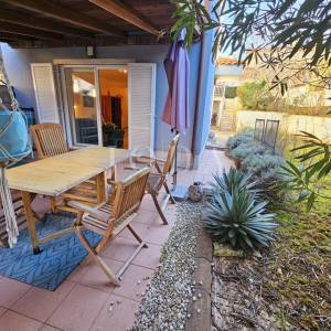 Apartman s okućnicom, blizu centra i mora - Malinska  