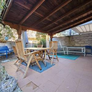 Apartman s okućnicom, blizu centra i mora - Malinska  