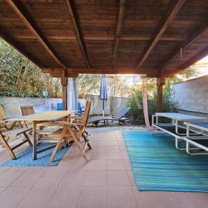 Apartman s okućnicom, blizu centra i mora - Malinska  