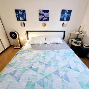 Apartman s okućnicom, blizu centra i mora - Malinska  