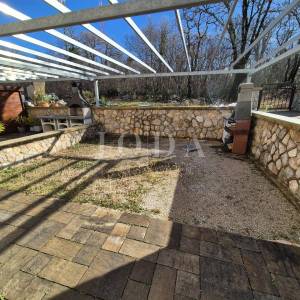 Apartman s otvorenim pogledom na more i okućnicom!