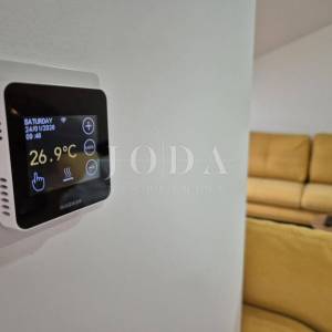 Apartman s otvorenim pogledom na more i okućnicom!