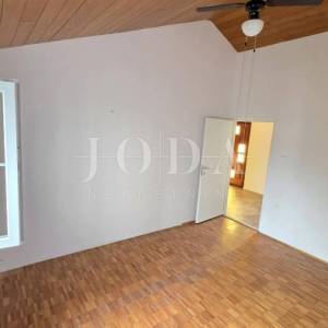 Apartman u Selcu na prodaju, odlična lokacija i pogled na more