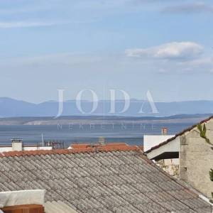 Apartman u Selcu na prodaju, odlična lokacija i pogled na more