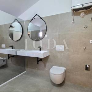 Apartman u Selcu na prodaju, odlična lokacija i pogled na more