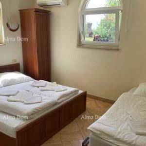 Apartmanski objekt s bazenom na odličnoj lokaciji, s pogledom na more u Medulinu