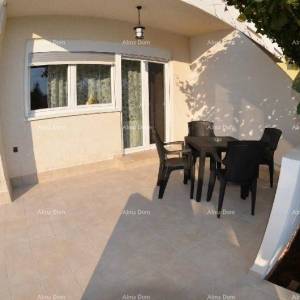 Apartmanski objekt s bazenom na odličnoj lokaciji, s pogledom na more u Medulinu