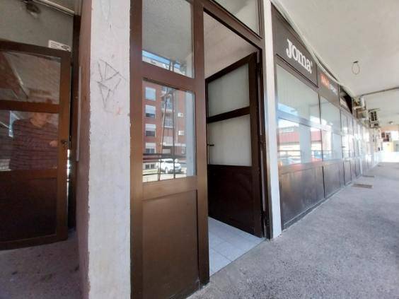 ATRAKTIVNI MALI LOKAL/POSLOVNI PROSTOR  ZA NAJAM!