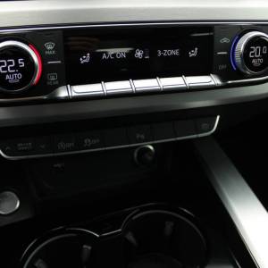 Audi A4 Avant 40 Tdi Quattro S-Tronic S-Line 204ks