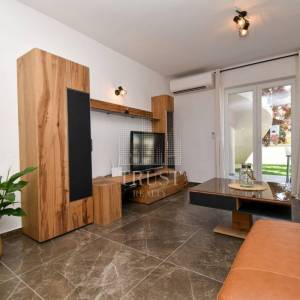 Banjole, prekrasna kuća sa bazenom, 4 apartmana