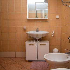 Banjole, prekrasna kuća sa bazenom, 4 apartmana