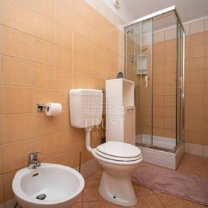 Banjole, prekrasna kuća sa bazenom, 4 apartmana