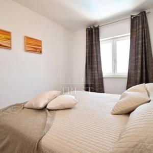 Banjole, prekrasna kuća sa bazenom, 4 apartmana