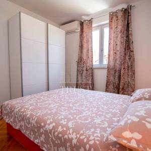 Banjole, prekrasna kuća sa bazenom, 4 apartmana