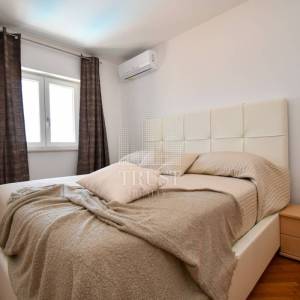 Banjole, prekrasna kuća sa bazenom, 4 apartmana