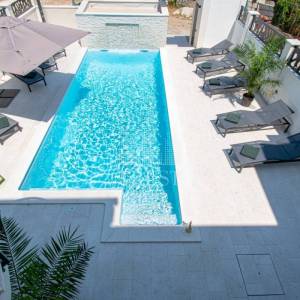 Banjole, prekrasna kuća sa bazenom, 4 apartmana