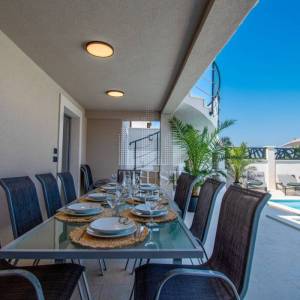 Banjole, prekrasna kuća sa bazenom, 4 apartmana