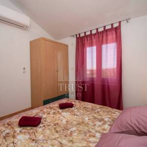 Banjole, prekrasna kuća sa bazenom, 4 apartmana