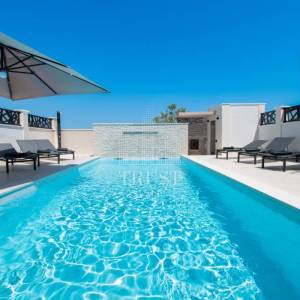 Banjole, prekrasna kuća sa bazenom, 4 apartmana