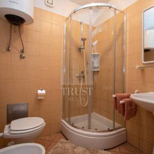 Banjole, prekrasna kuća sa bazenom, 4 apartmana