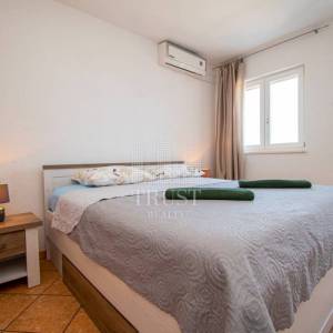 Banjole, prekrasna kuća sa bazenom, 4 apartmana