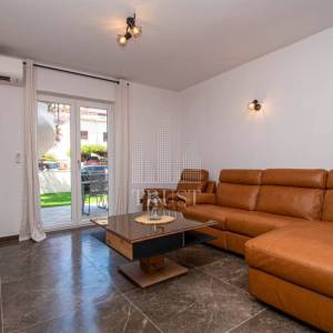 Banjole, prekrasna kuća sa bazenom, 4 apartmana