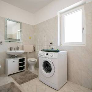 Banjole, prekrasna kuća sa bazenom, 4 apartmana