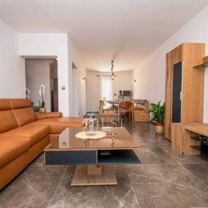 Banjole, prekrasna kuća sa bazenom, 4 apartmana