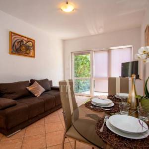 Banjole, prekrasna kuća sa bazenom, 4 apartmana