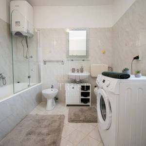 Banjole, prekrasna kuća sa bazenom, 4 apartmana