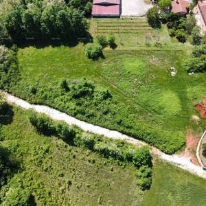 BARBAN - Građevinsko zemljište s projektom (polovica duplexa), 15 minuta do mora