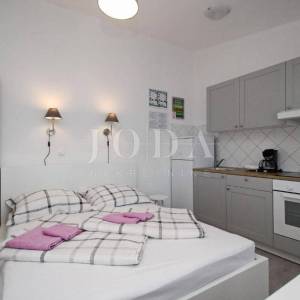 Baška – kuća prvi red do mora, 4 apartmana