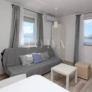 Baška – kuća prvi red do mora, 4 apartmana