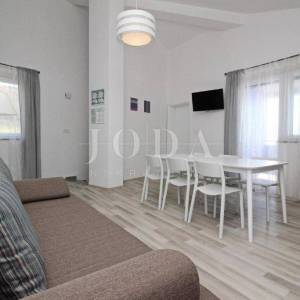 Baška – kuća prvi red do mora, 4 apartmana