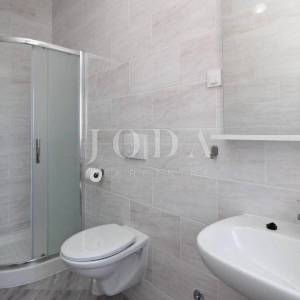 Baška – kuća prvi red do mora, 4 apartmana