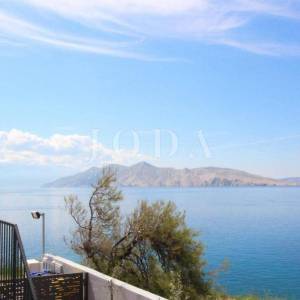 Baška – kuća prvi red do mora, 4 apartmana