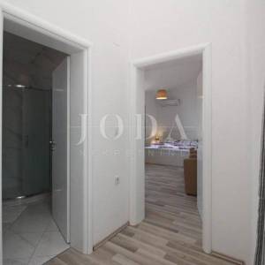 Baška – kuća prvi red do mora, 4 apartmana