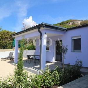 Baška – kuća prvi red do mora, 4 apartmana