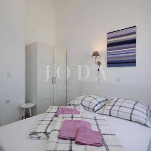 Baška – kuća prvi red do mora, 4 apartmana