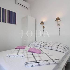 Baška – kuća prvi red do mora, 4 apartmana