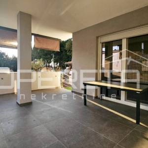 Bibinje – moderan 2-soban apartman s terasom, 600 m od mora